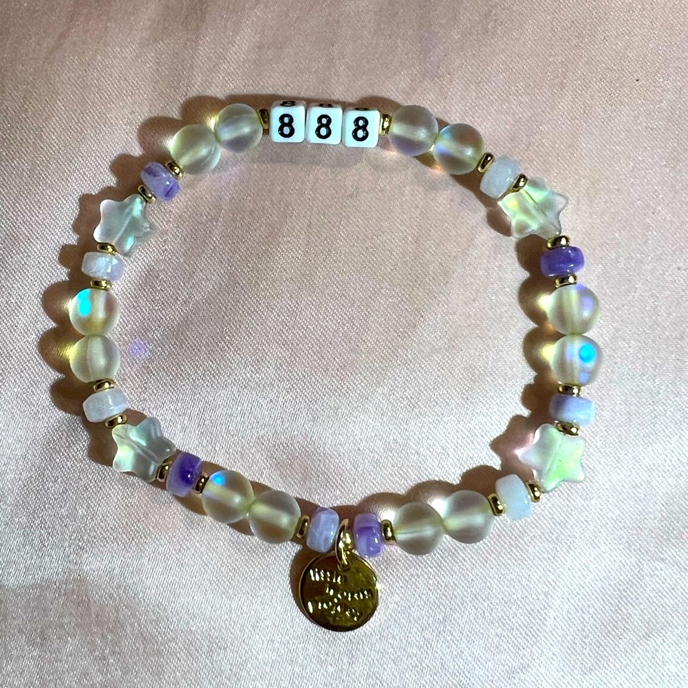 Iridescent Star Beaded Bracelet